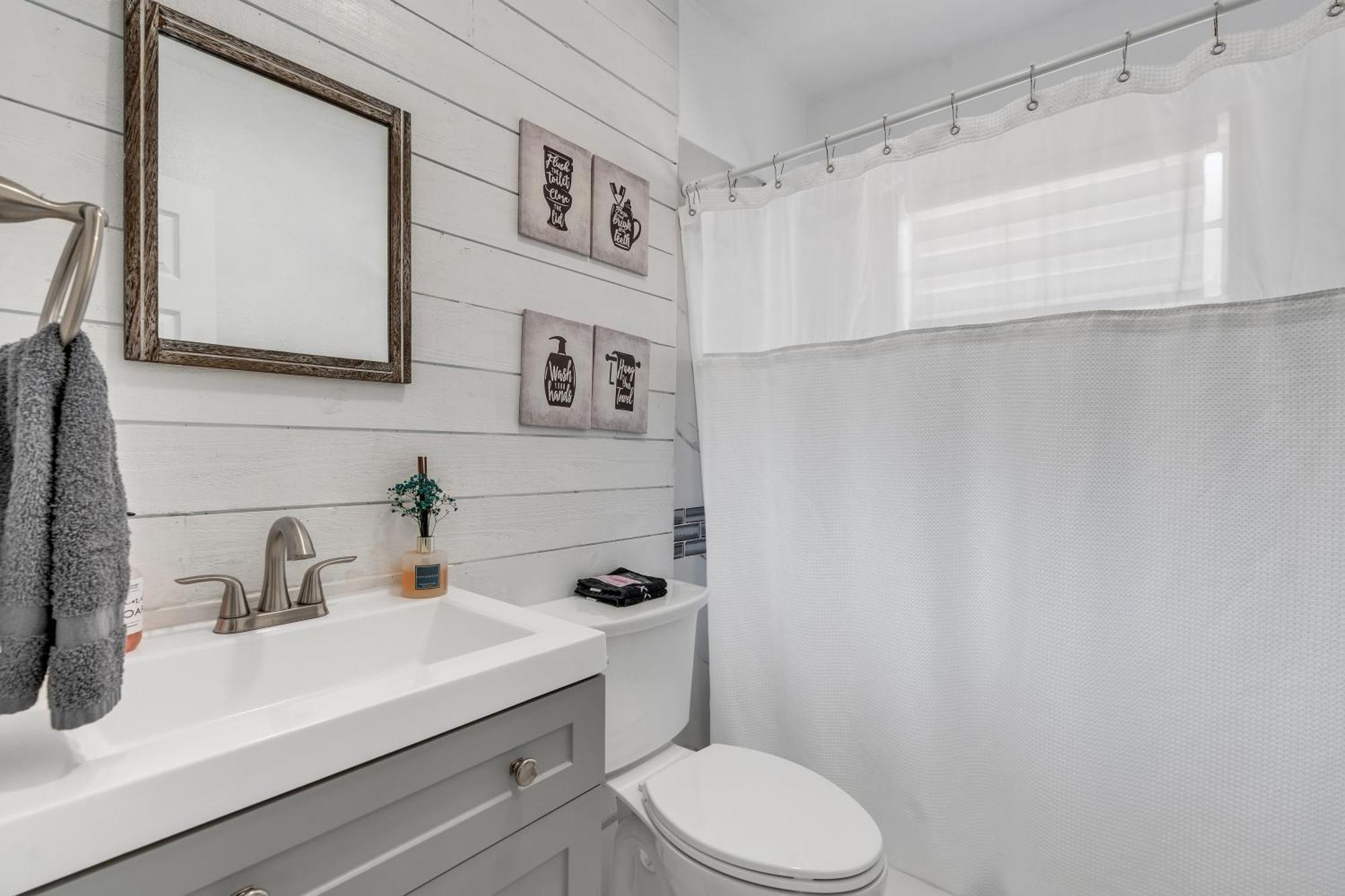 Stunning Modern Home In Tampa With Pool - Just 5 Minutes From Airport! エクステリア 写真